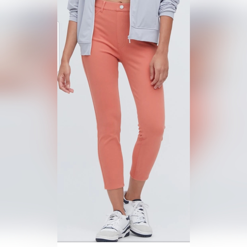 NWOT - Uniqlo  ULTRA STRETCH CROPPED LEGGINGS PANTS